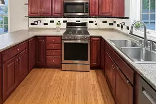 9 Plummer St, Goffstown, NH 03045 - Photo 6