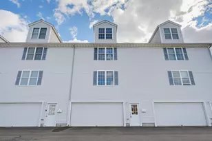 101 Maple St, Manchester, NH 03103 - Photo 2