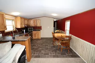 7 Dublin St, Gorham, NH 03581 - Photo 4