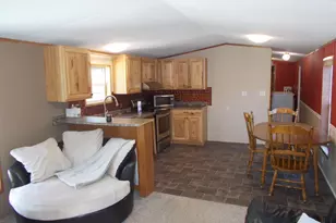 7 Dublin St, Gorham, NH 03581 - Photo 6