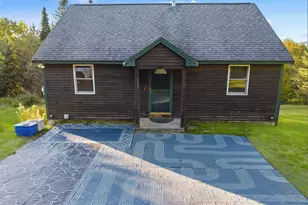 117 Daniel Beard Rd, Pittsburg, NH 03592 - Photo 2