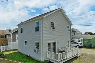 5 Chase St, Hampton, NH 03842 - Photo 2