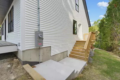 6 Swan Street, Nashua, NH 03060 - Photo 8