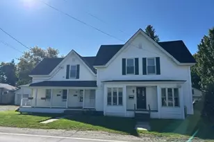 32 Park St, Colebrook, NH 03576 - Photo 2