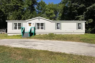 11 Allen St, Sandown, NH 03873 - Photo 1