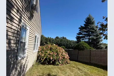 39 Pike Street, Nashua, NH 03062 - Photo 12