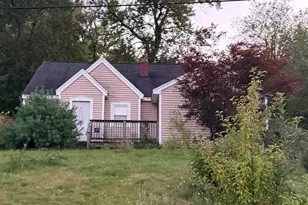 39 Pike St, Nashua, NH 03062 - Photo 2
