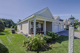 27 Hutchinson Dr, Milford, NH 03055 - Photo 2