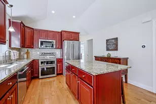 27 Hutchinson Dr, Milford, NH 03055 - Photo 10
