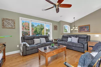 72 S Gray Court, Manchester, NH 03103 - Photo 10