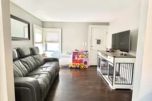 21 Brock St, Manchester, NH 03102 - Photo 8