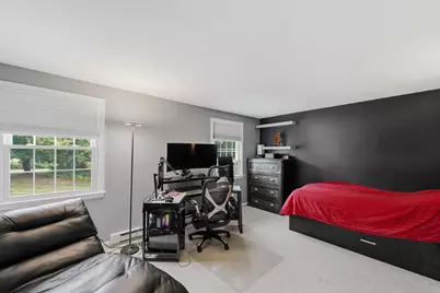 20 Oakridge Drive, Londonderry, NH 03053 - Photo 14
