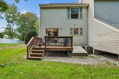 33 Eastmeadow Way, Manchester, NH 03109 - Photo 32