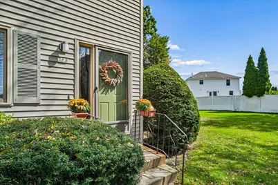 33 Eastmeadow Way, Manchester, NH 03109 - Photo 2