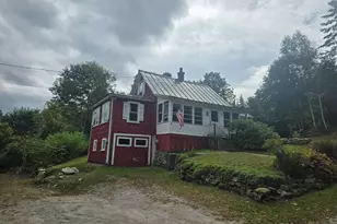 226 Oak St, Newport, NH 03773 - Photo 2