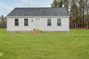 3 Piper St, Franklin, NH 03235 - Photo 1