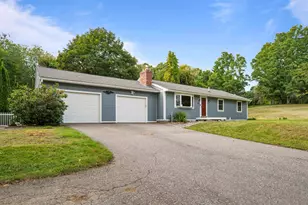 1 Hickory Ln, Kensington, NH 03833 - Photo 4