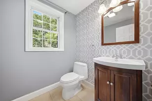 93 Highland St, Candia, NH 03034 - Photo 8