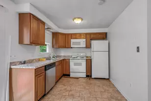4 Brookfield Dr, Hudson, NH 03051 - Photo 4