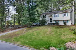 4 Brookfield Dr, Hudson, NH 03051 - Photo 2