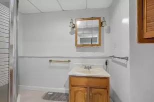4 Brookfield Dr, Hudson, NH 03051 - Photo 18