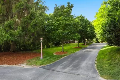 35 Hyacinth Drive, Nashua, NH 03062 - Photo 4
