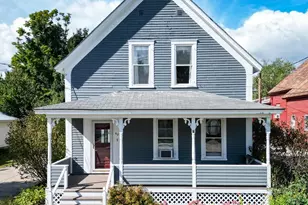 62 Pleasant St, Conway, NH 03818 - Photo 1