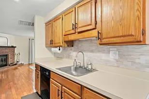 33 Meadowview Cir, Nashua, NH 03062 - Photo 10