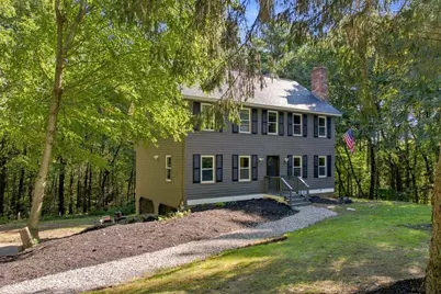 27 Hampshire Drive, Derry, NH 03038 - Photo 4