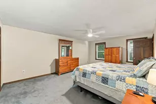 27 Hampshire Dr, Derry, NH 03038 - Photo 18