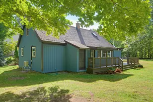 195 Pleasant St, Epping, NH 03042 - Photo 6
