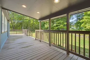 195 Pleasant St, Epping, NH 03042 - Photo 8