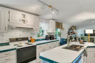 600 Benton Dr, Laconia, NH 03246 - Photo 10