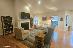 81 Bentley Wy, Manchester, NH 03102 - Photo 2