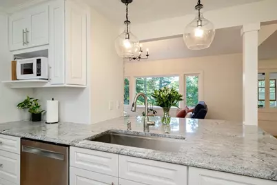 375 Island Pond Road, Derry, NH 03038 - Photo 10