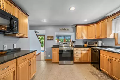 27 Glenridge Avenue, Goffstown, NH 03045 - Photo 8