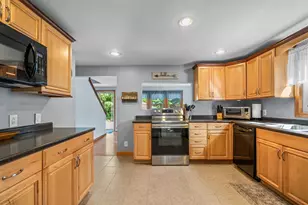 27 Glenridge Ave, Goffstown, NH 03045 - Photo 8