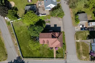 38 High St, Derry, NH 03038 - Photo 4