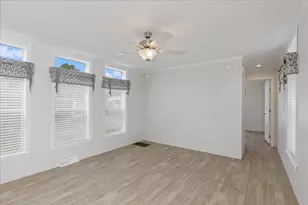 29 Lowell Rd, Salem, NH 03079 - Photo 8