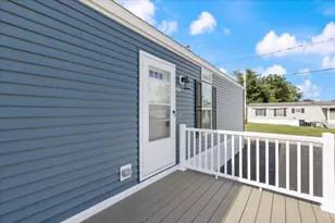 29 Lowell Rd, Salem, NH 03079 - Photo 4