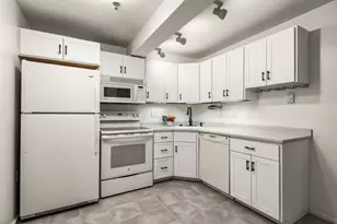 90 Fleet St, Portsmouth, NH 03801 - Photo 16