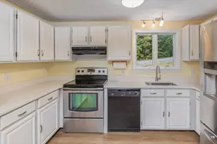 8 Homestead Dr, Raymond, NH 03077 - Photo 10