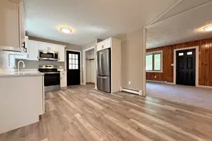 67 Lafayette St, Laconia, NH 03246 - Photo 4