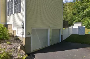 220 Arah St, Manchester, NH 03104 - Photo 4