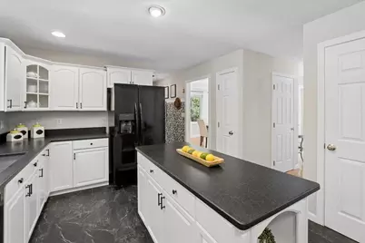 33 Auburn Road, Londonderry, NH 03053 - Photo 10