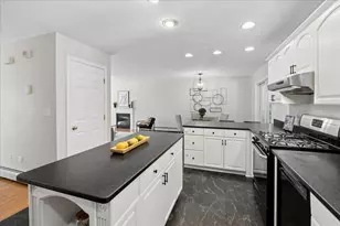 33 Auburn Rd, Londonderry, NH 03053 - Photo 8