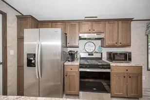 41 B St, Seabrook, NH 03874 - Photo 8