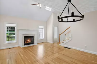 27 Saint Andrews Way, Londonderry, NH 03053 - Photo 4