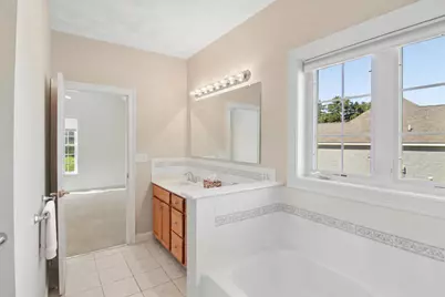 27 Saint Andrews Way, Londonderry, NH 03053 - Photo 16