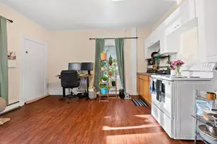 170 Oakland Ave, Manchester, NH 03109 - Photo 6